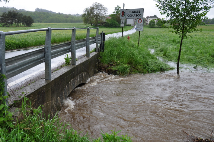 Torrente Lura in piena