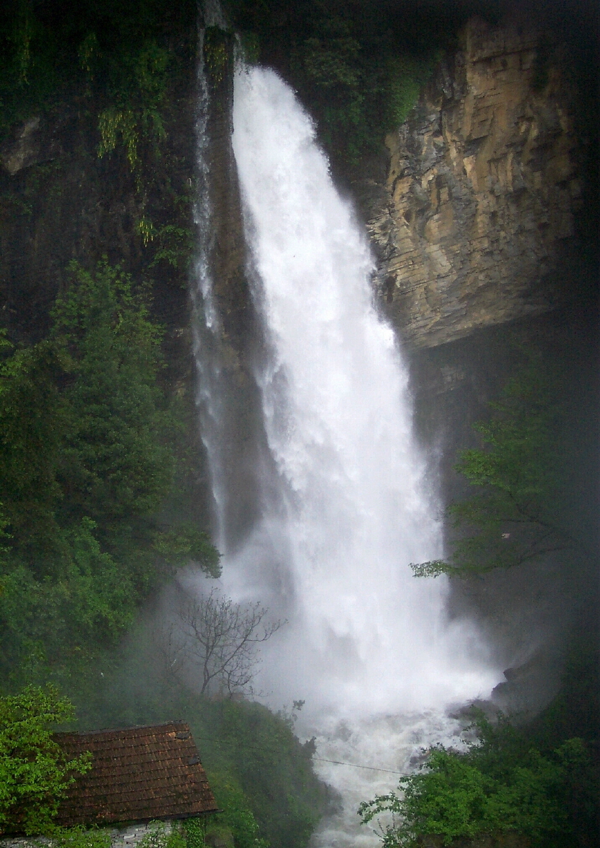 Cascata in piena