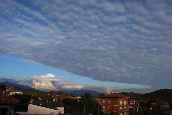 Altocumulus stratiformis (Ac) e Cumulus congestus (Cu)